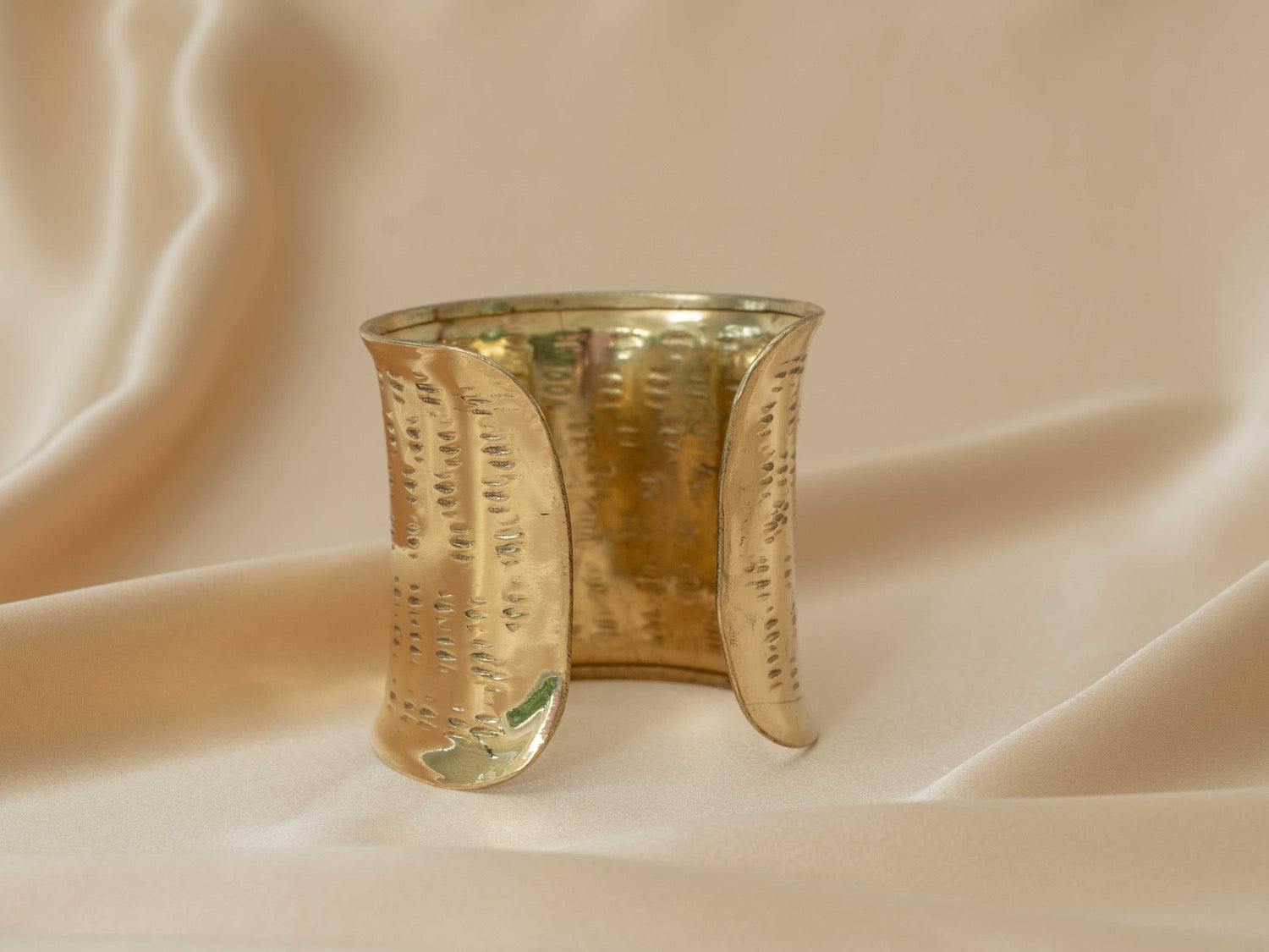 Eye of horus single cuff w lines handmade brass bracelet in gold — Land of Sundara