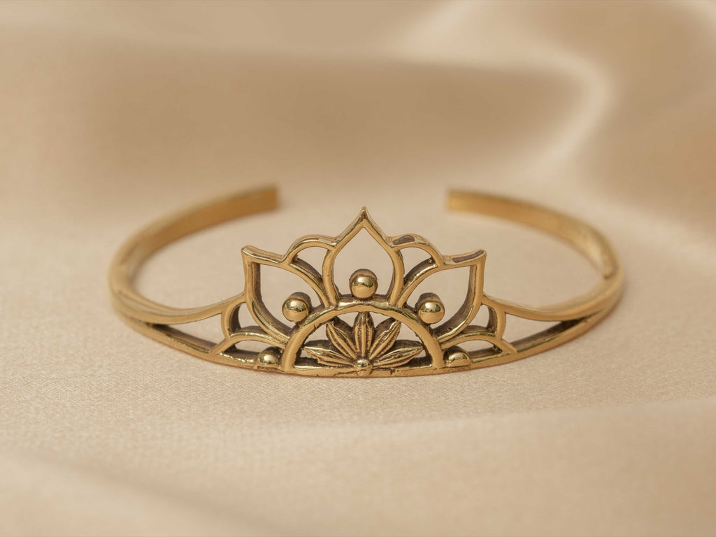 Mandala bangle handmade brass bracelet in gold — Land of Sundara
