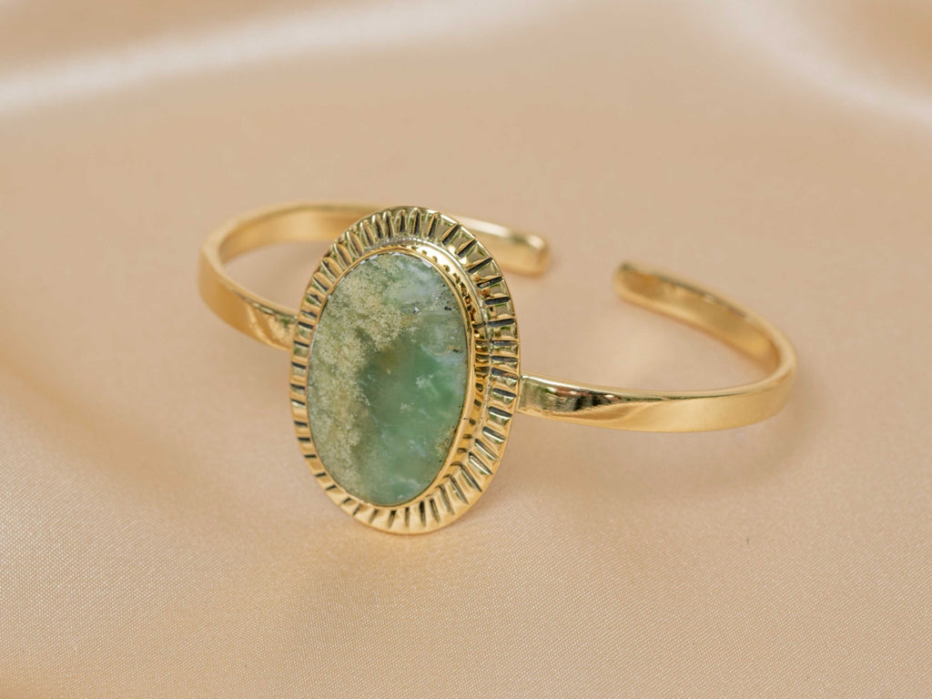 Mani Teardrop handmade brass bracelet with green aventurine stone — Land of Sundara