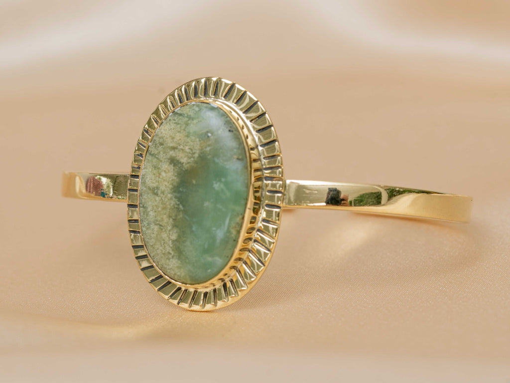 Mani Teardrop handmade brass bracelet with green aventurine stone — Land of Sundara