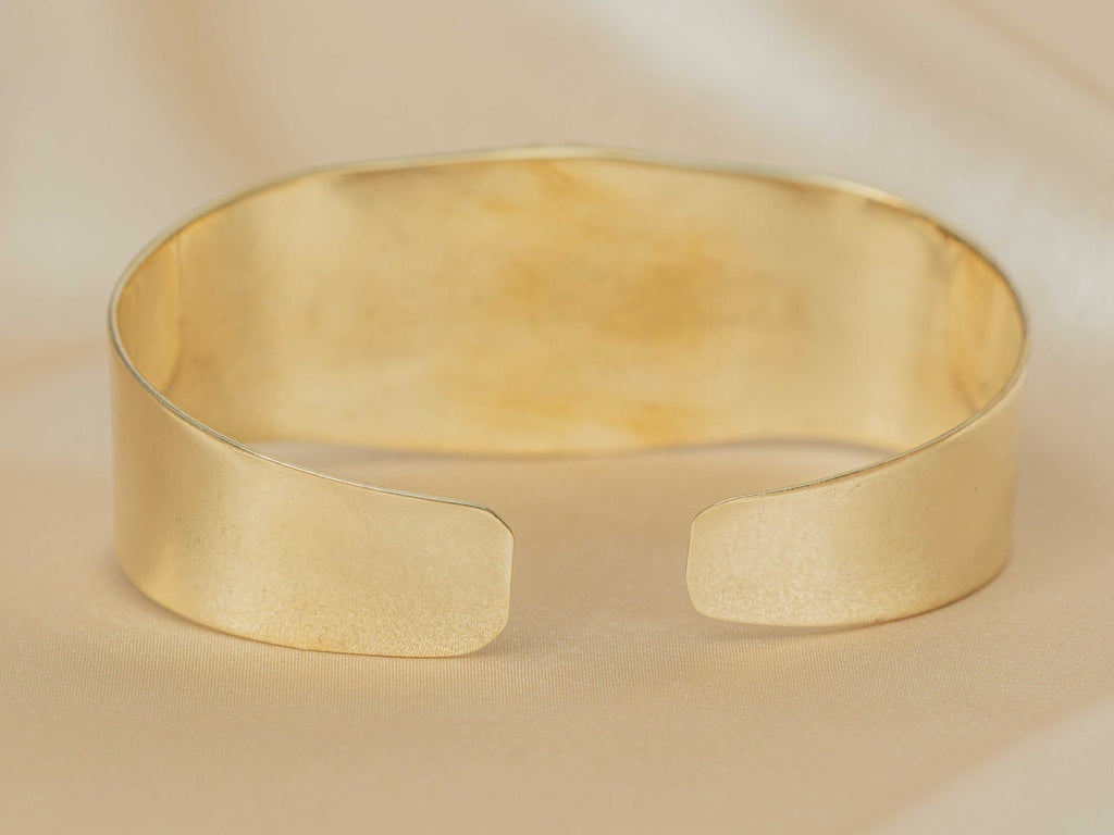 Nyx handmade brass bracelet with lapis lazuli stone — Land of Sundara