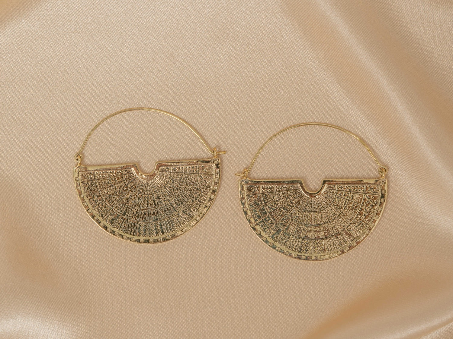 Maya Disk handmade brass earring in gold — Land of Sundara