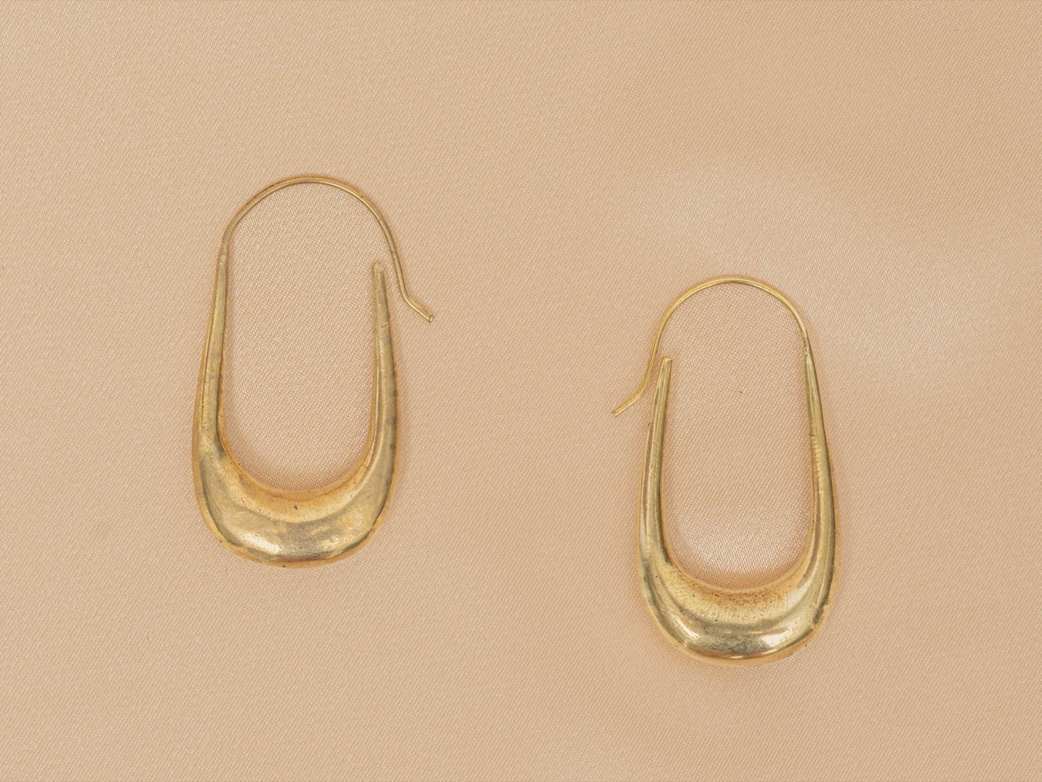 Gaia handmade silver plated earring in silver — Land of Sundara