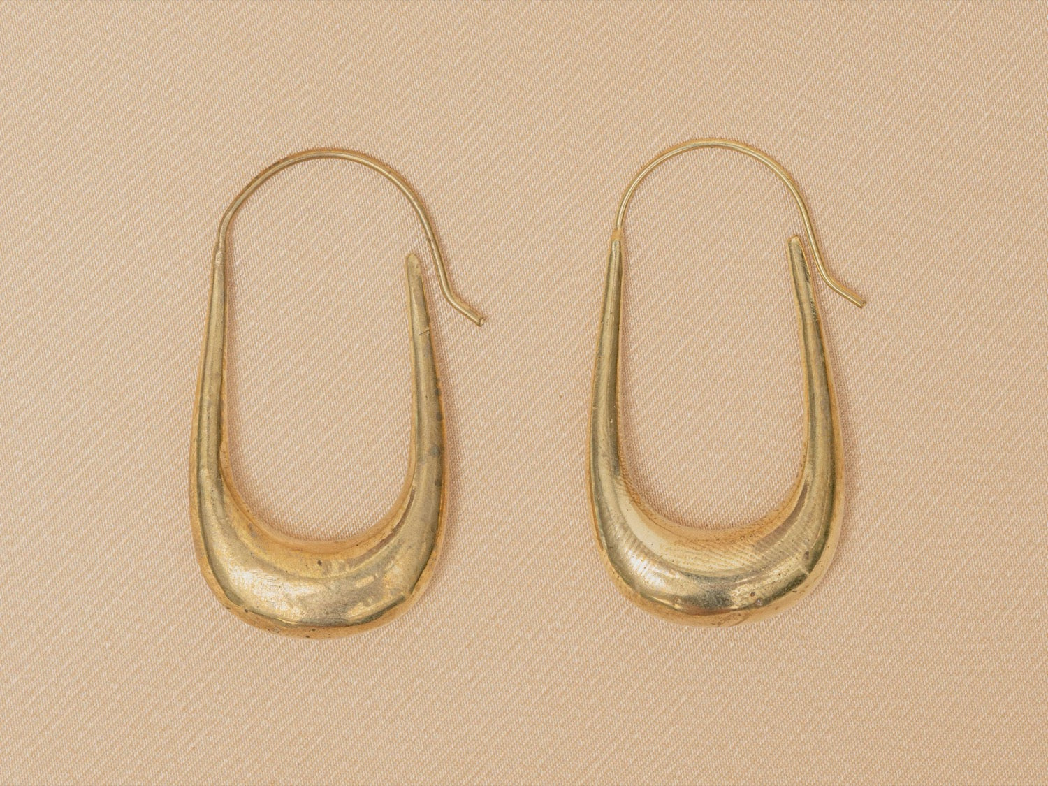Gaia handmade silver plated earring in silver — Land of Sundara