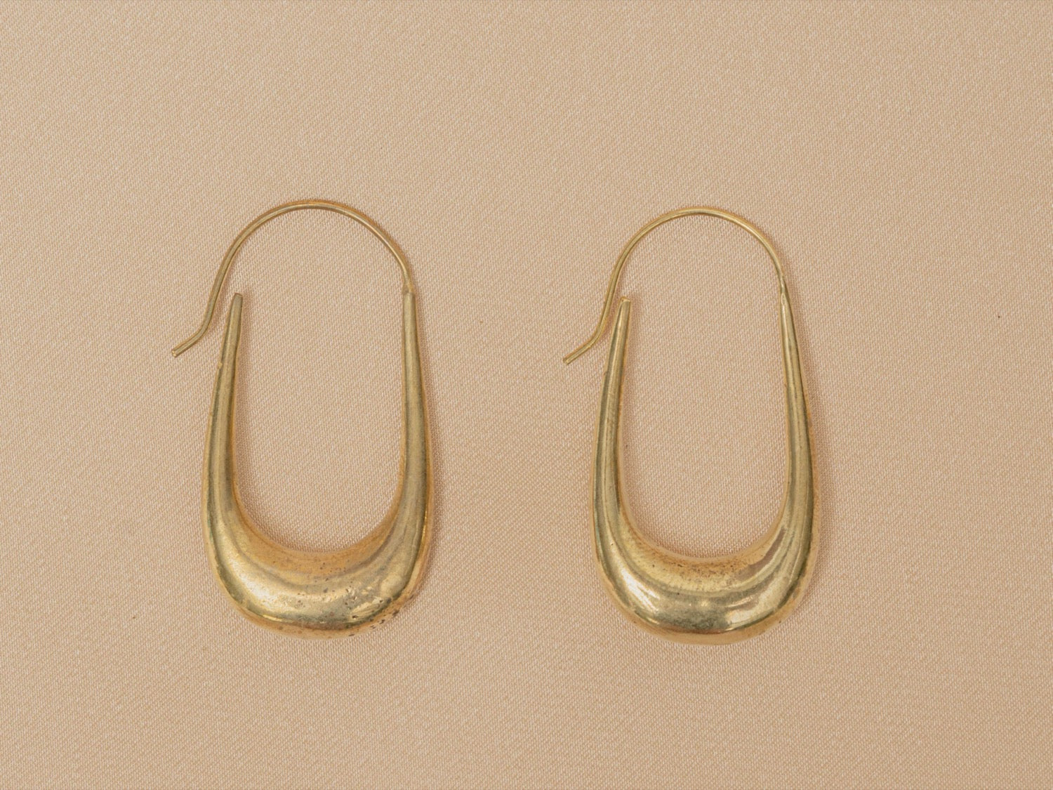 Gaia handmade silver plated earring in silver — Land of Sundara
