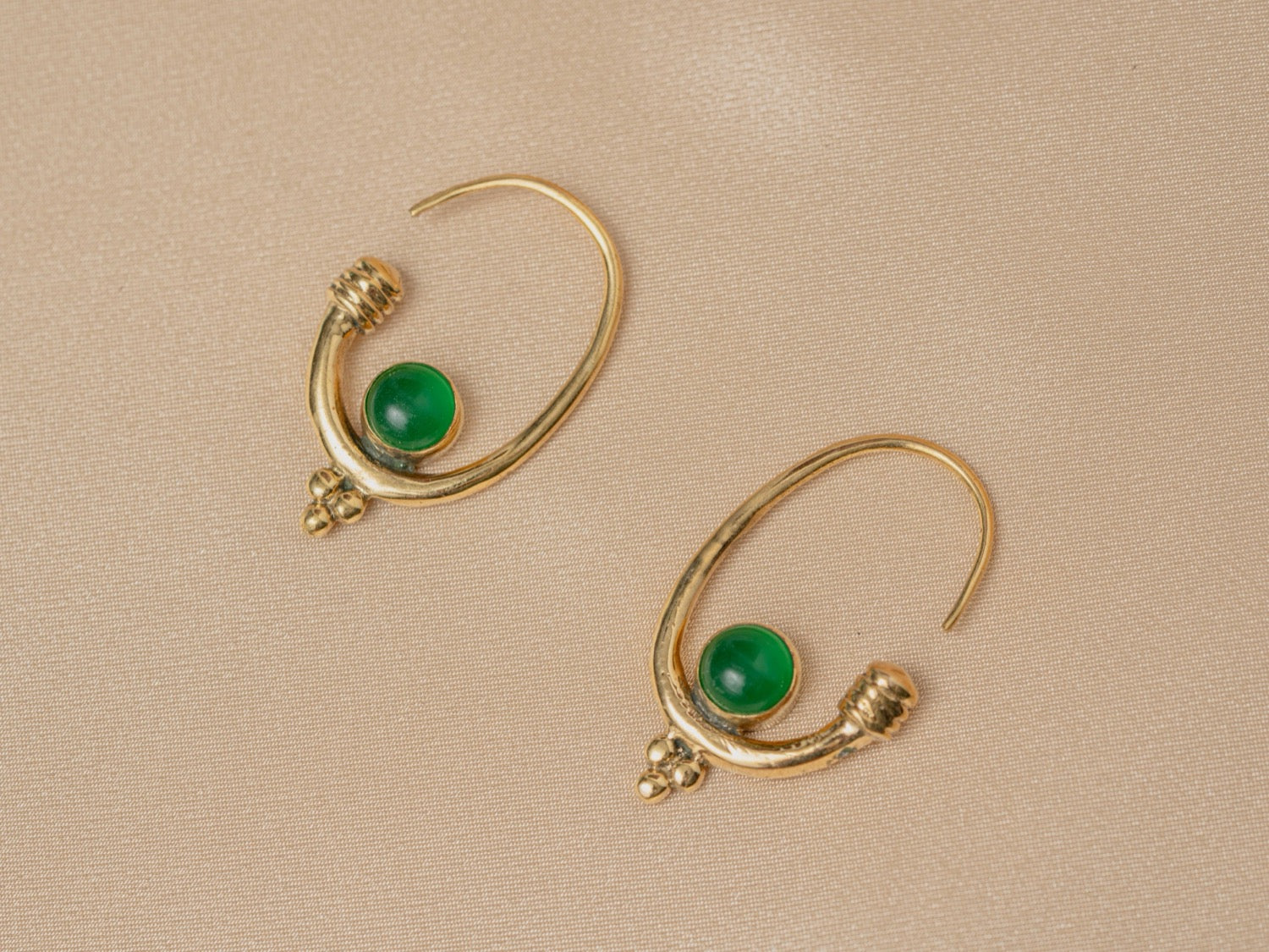 Berber Hoop handmade brass earring with lapis lazuli stone — Land of Sundara