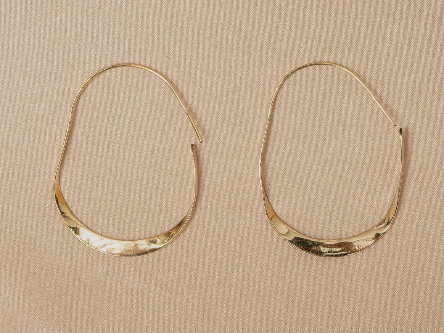 Avalon Twist Hoop handmade silver plated earring in silver — Land of Sundara