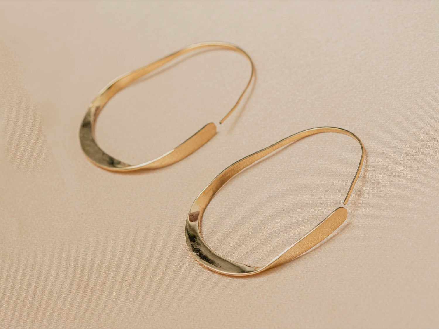 Avalon Twist Hoop handmade silver plated earring in silver — Land of Sundara