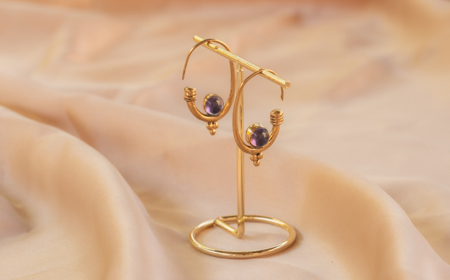 Berber Hoop handmade brass earring with lapis lazuli stone — Land of Sundara