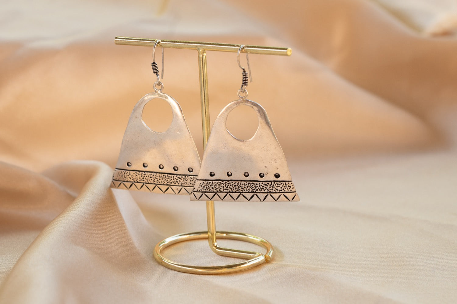 Meridian handmade silver plated earring in silver — Land of Sundara