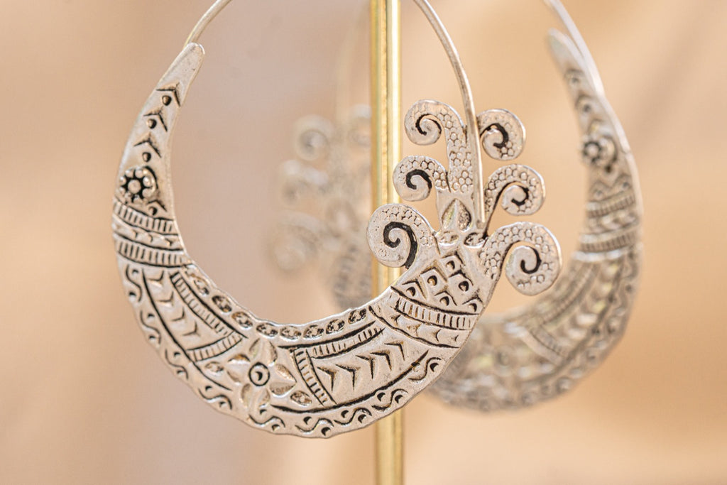 Wildflower Swirl handmade silver plated earring in silver — Land of Sundara