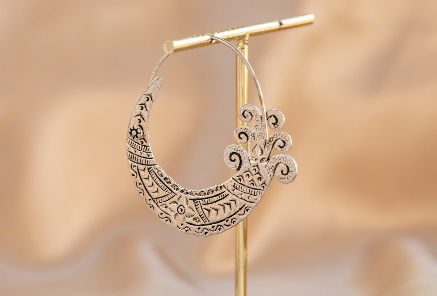 Wildflower Swirl handmade silver plated earring in silver — Land of Sundara