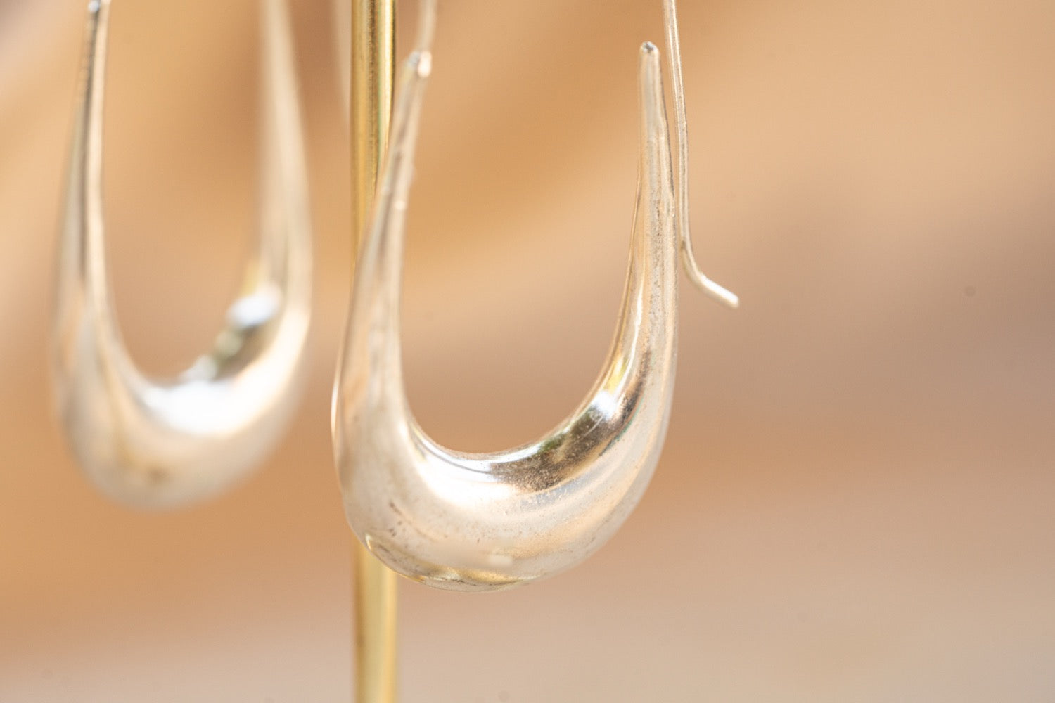Gaia handmade silver plated earring in silver — Land of Sundara