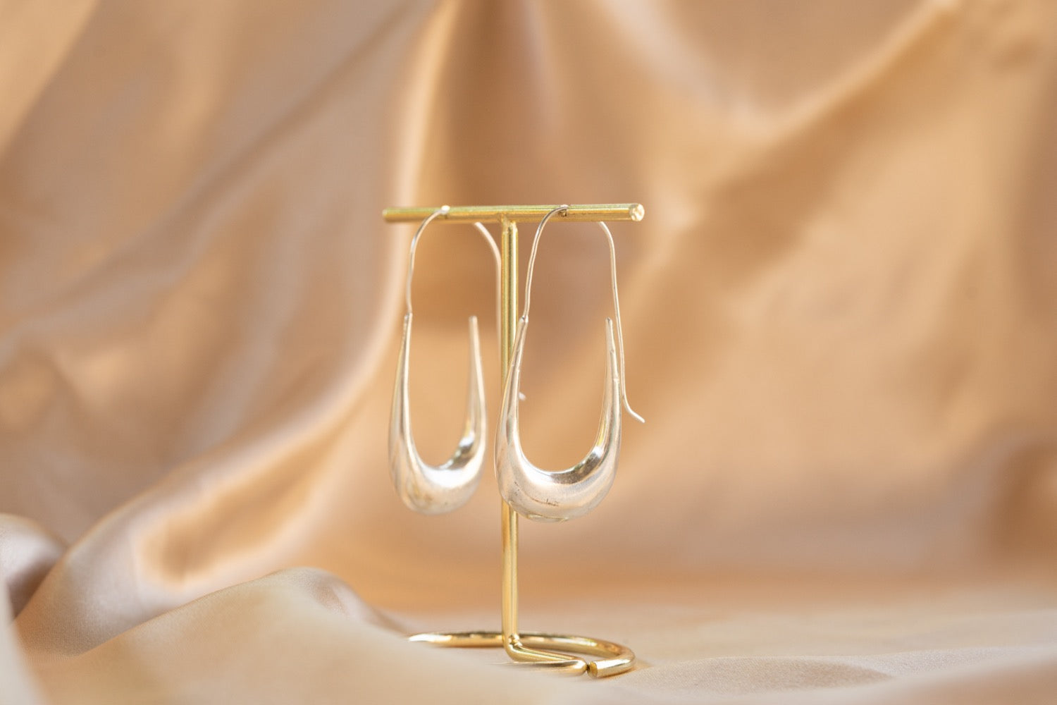 Gaia handmade silver plated earring in silver — Land of Sundara