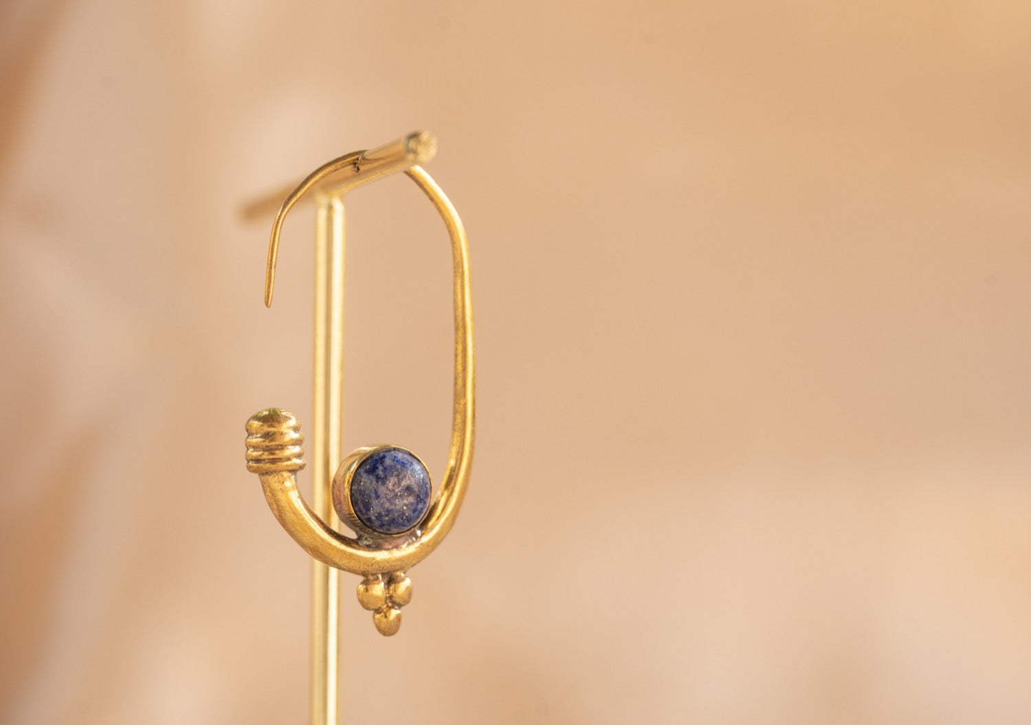 Berber Hoop handmade brass earring with lapis lazuli stone — Land of Sundara