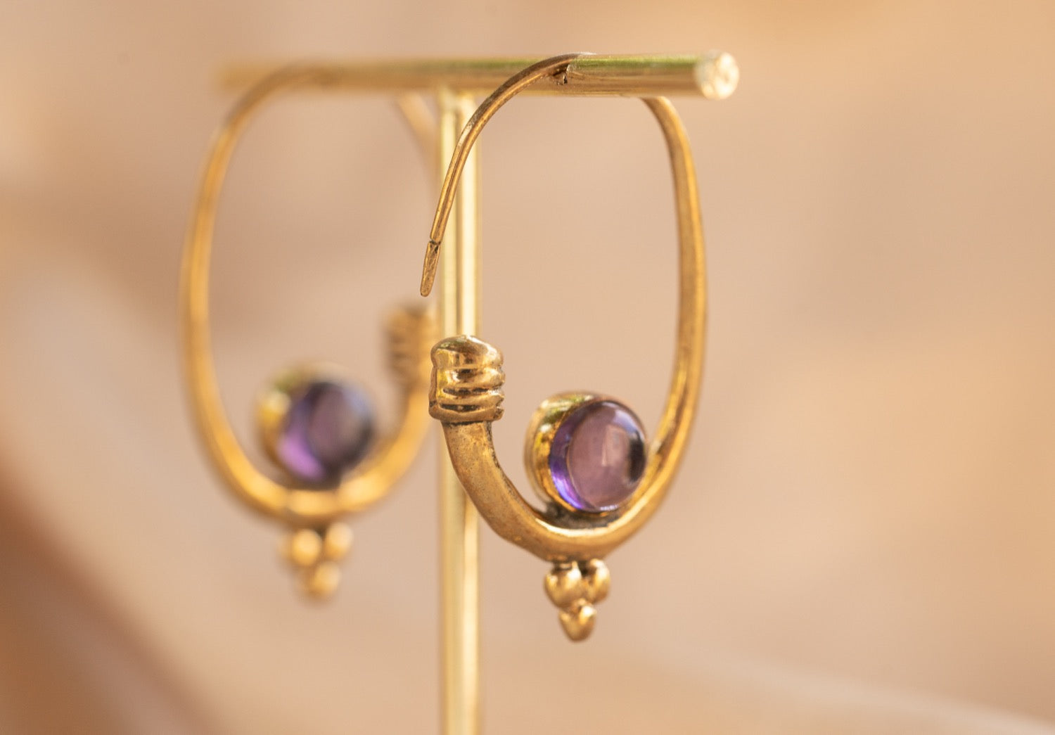 Berber Hoop handmade brass earring with lapis lazuli stone — Land of Sundara
