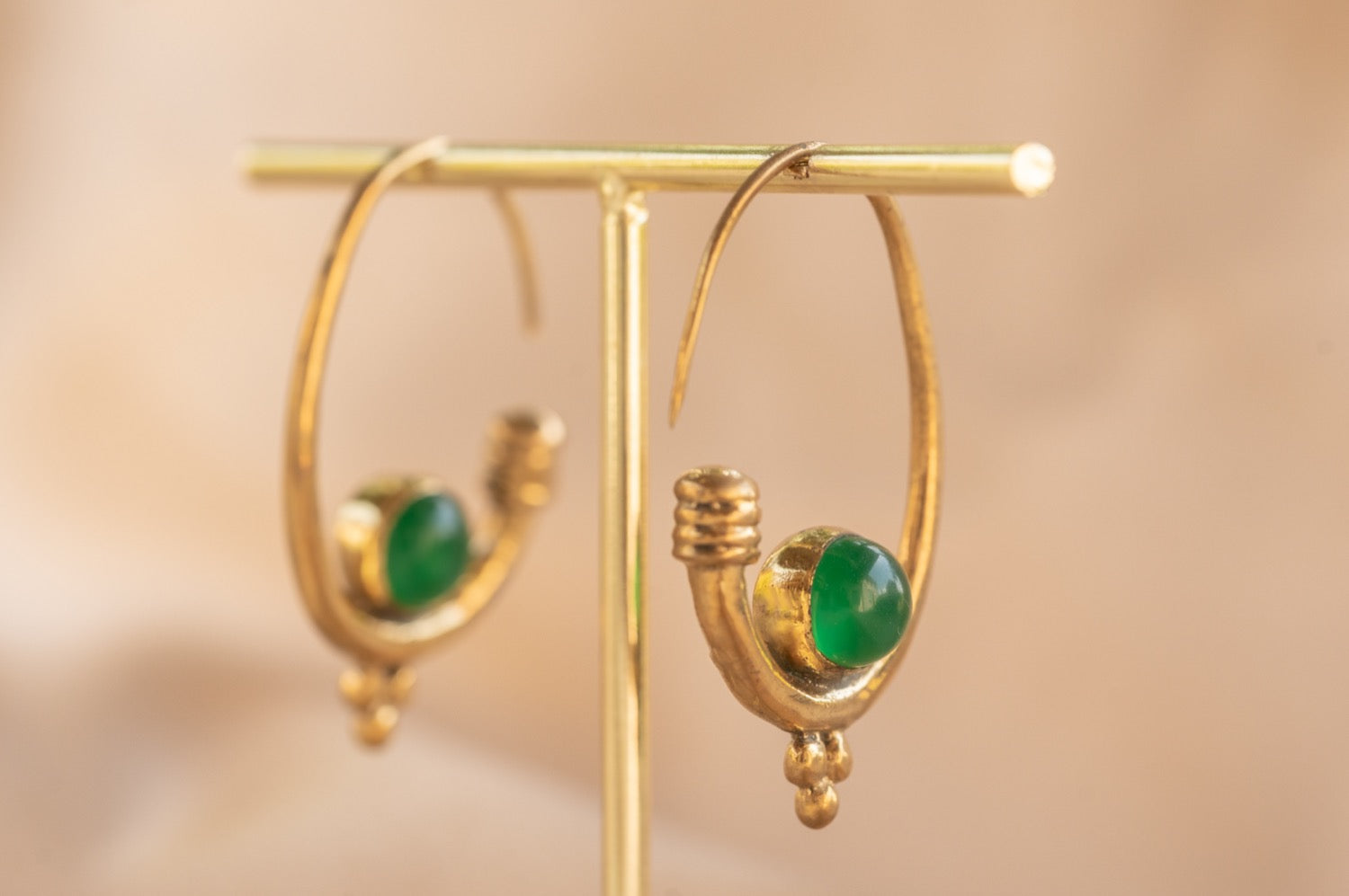 Berber Hoop handmade brass earring with lapis lazuli stone — Land of Sundara