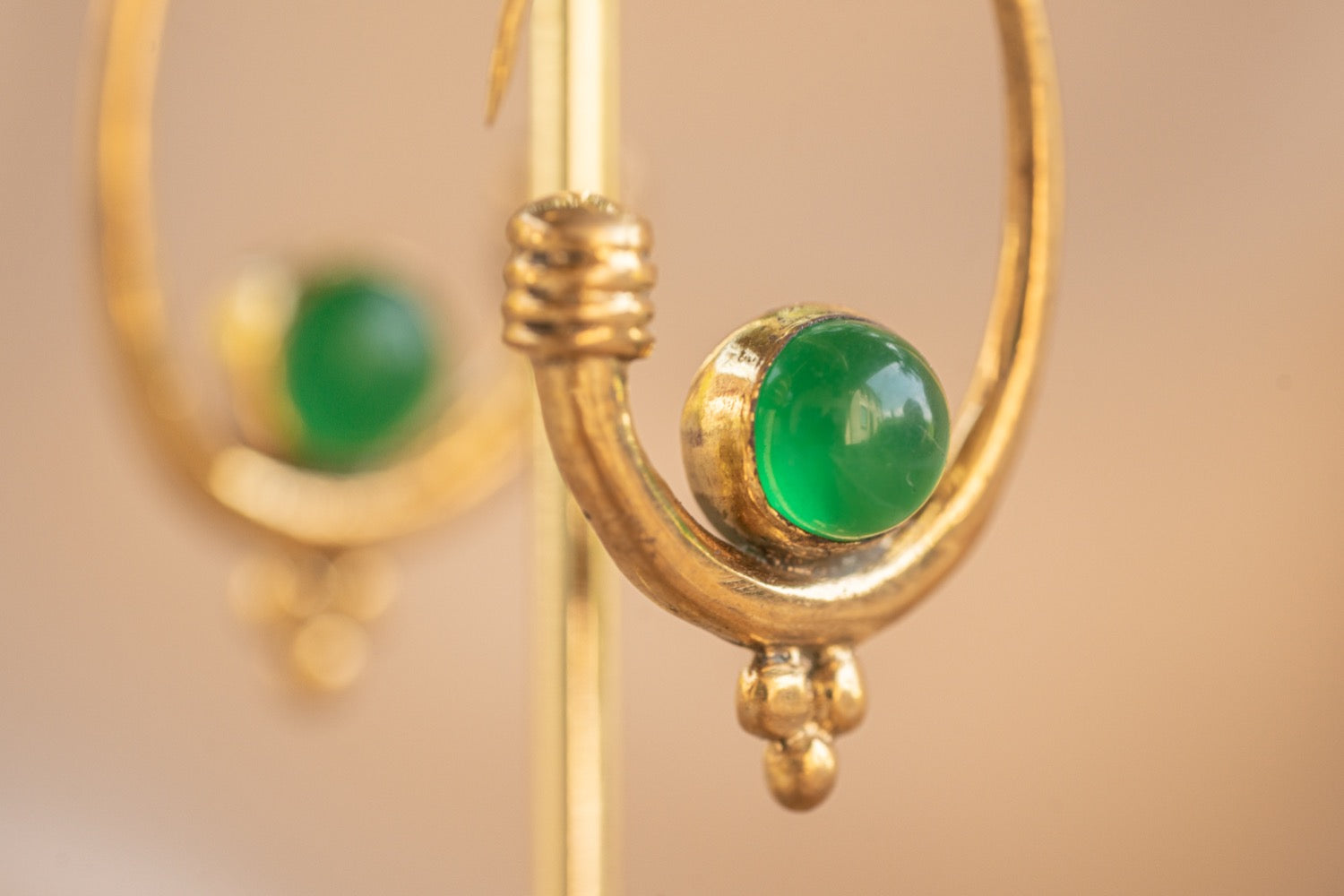 Berber Hoop handmade brass earring with lapis lazuli stone — Land of Sundara