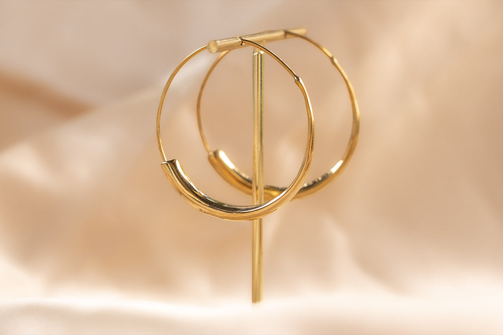 Dune Hoop handmade silver plated earring in silver — Land of Sundara