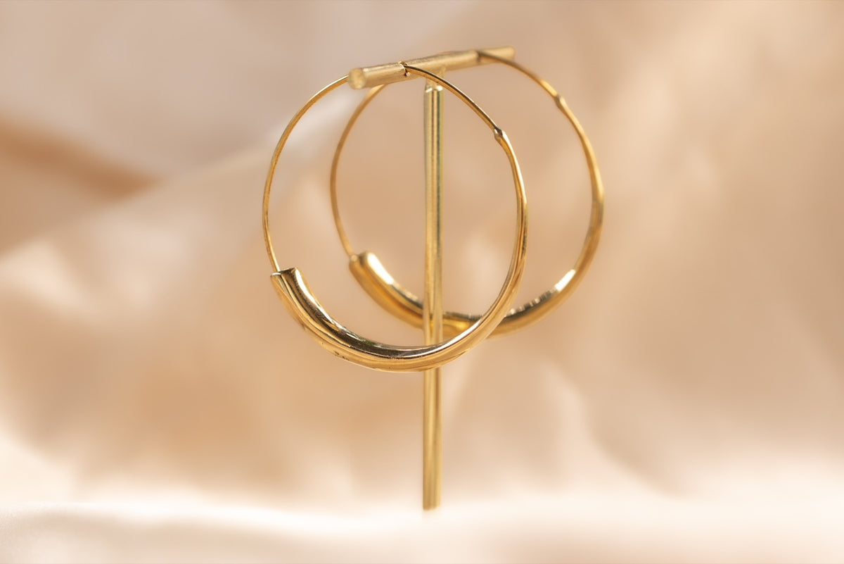 Dune Hoop – Brass handmade brass earring in silver — Land of Sundara