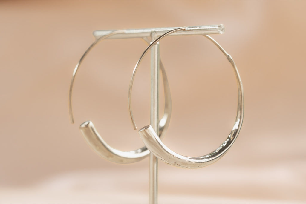 Dune Hoop handmade silver plated earring in silver — Land of Sundara