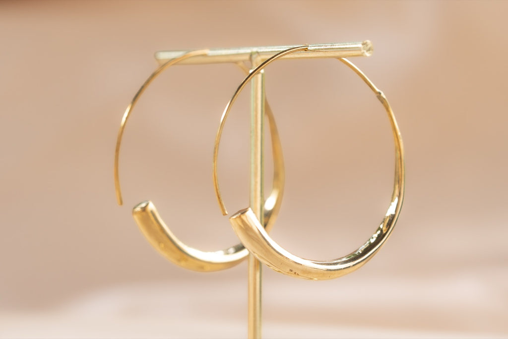 Dune Hoop handmade silver plated earring in silver — Land of Sundara