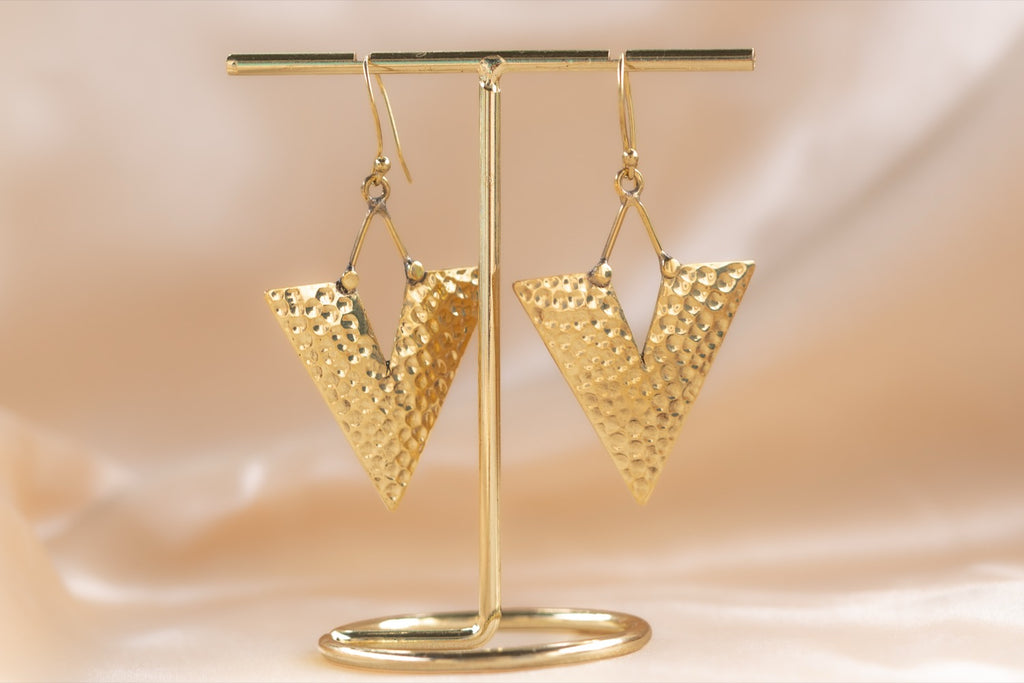 Dune Point handmade brass earring in gold — Land of Sundara