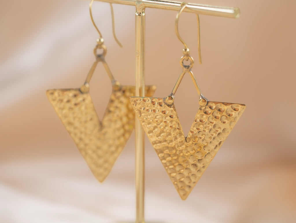 Dune Point handmade brass earring in gold — Land of Sundara