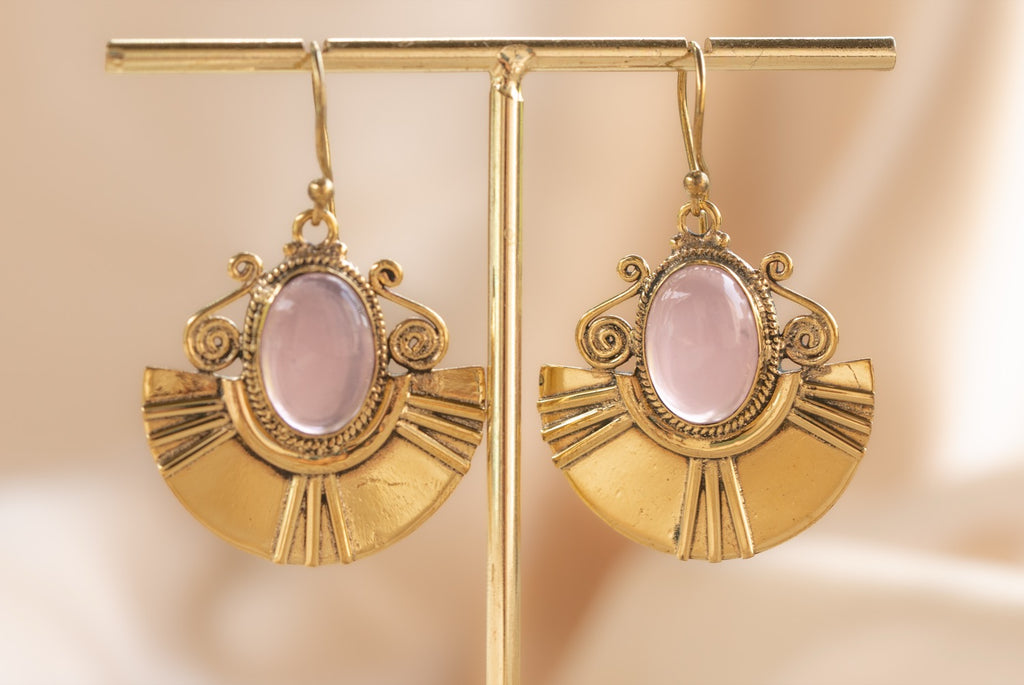 Asiatique handmade brass earring with rose quartz stone — Land of Sundara
