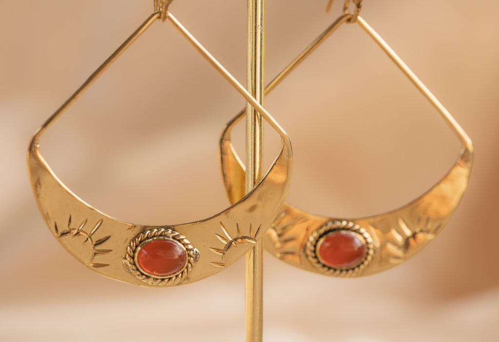 Desert Daisy handmade brass earring with carnelian stone — Land of Sundara