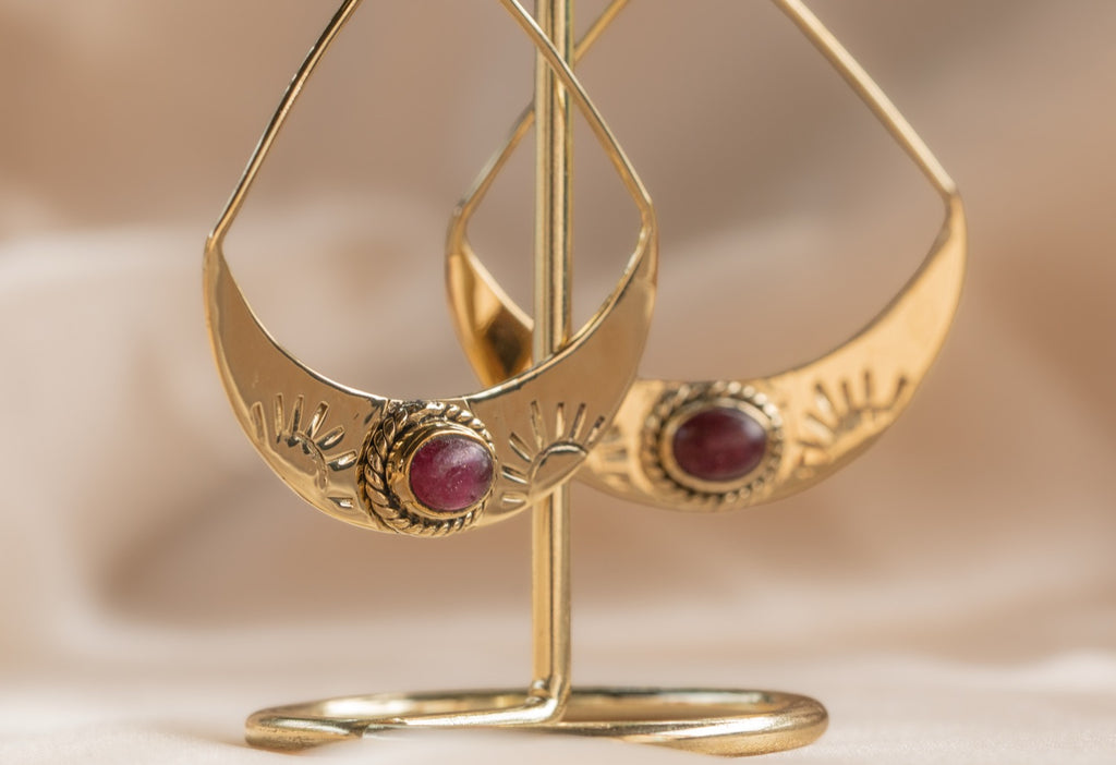 Desert Daisy handmade brass earring with carnelian stone — Land of Sundara