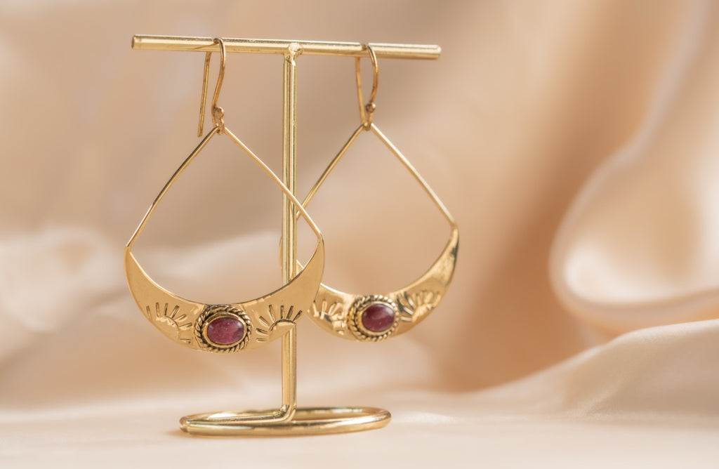 Desert Daisy handmade brass earring with carnelian stone — Land of Sundara