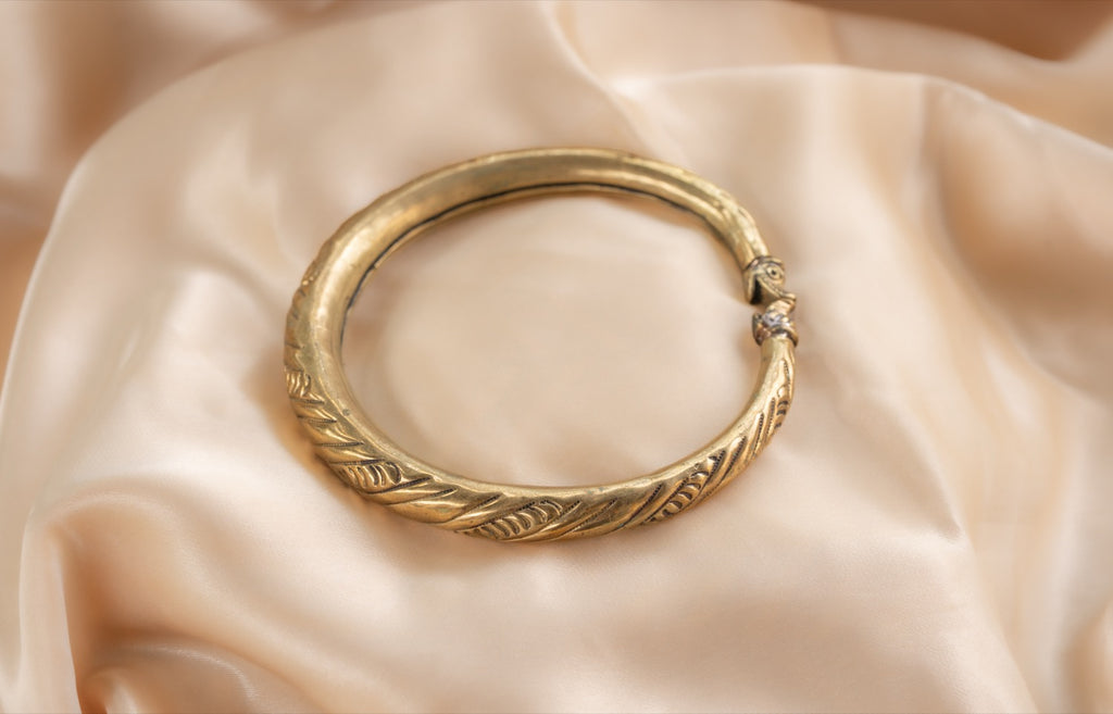 Snake end handmade brass anklet in gold — Land of Sundara
