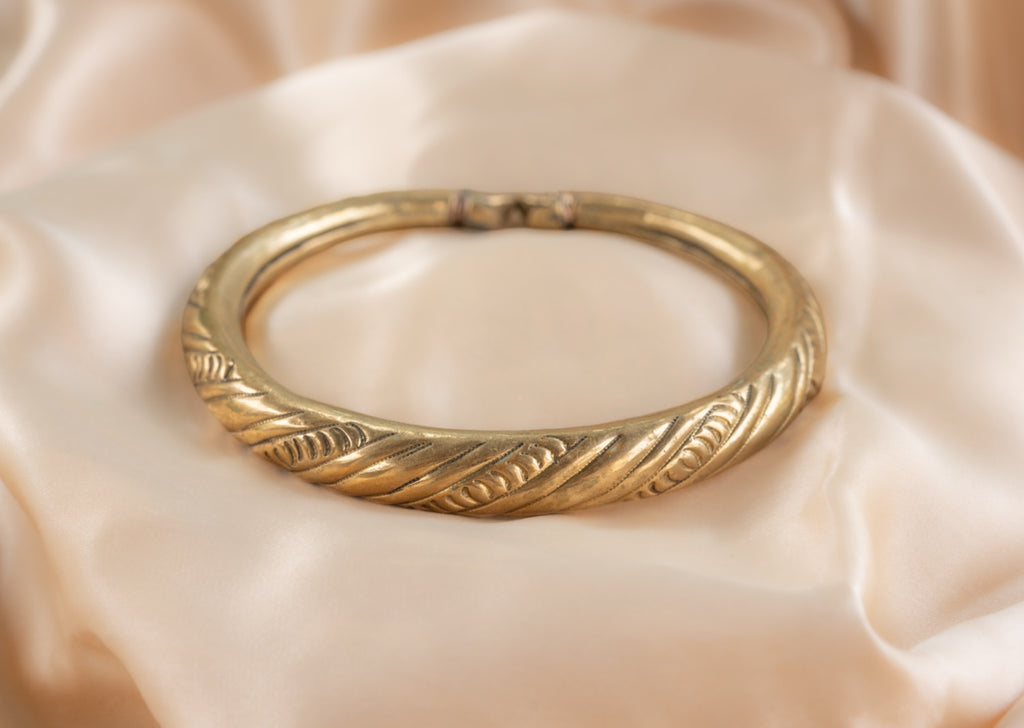 Snake end handmade brass anklet in gold — Land of Sundara