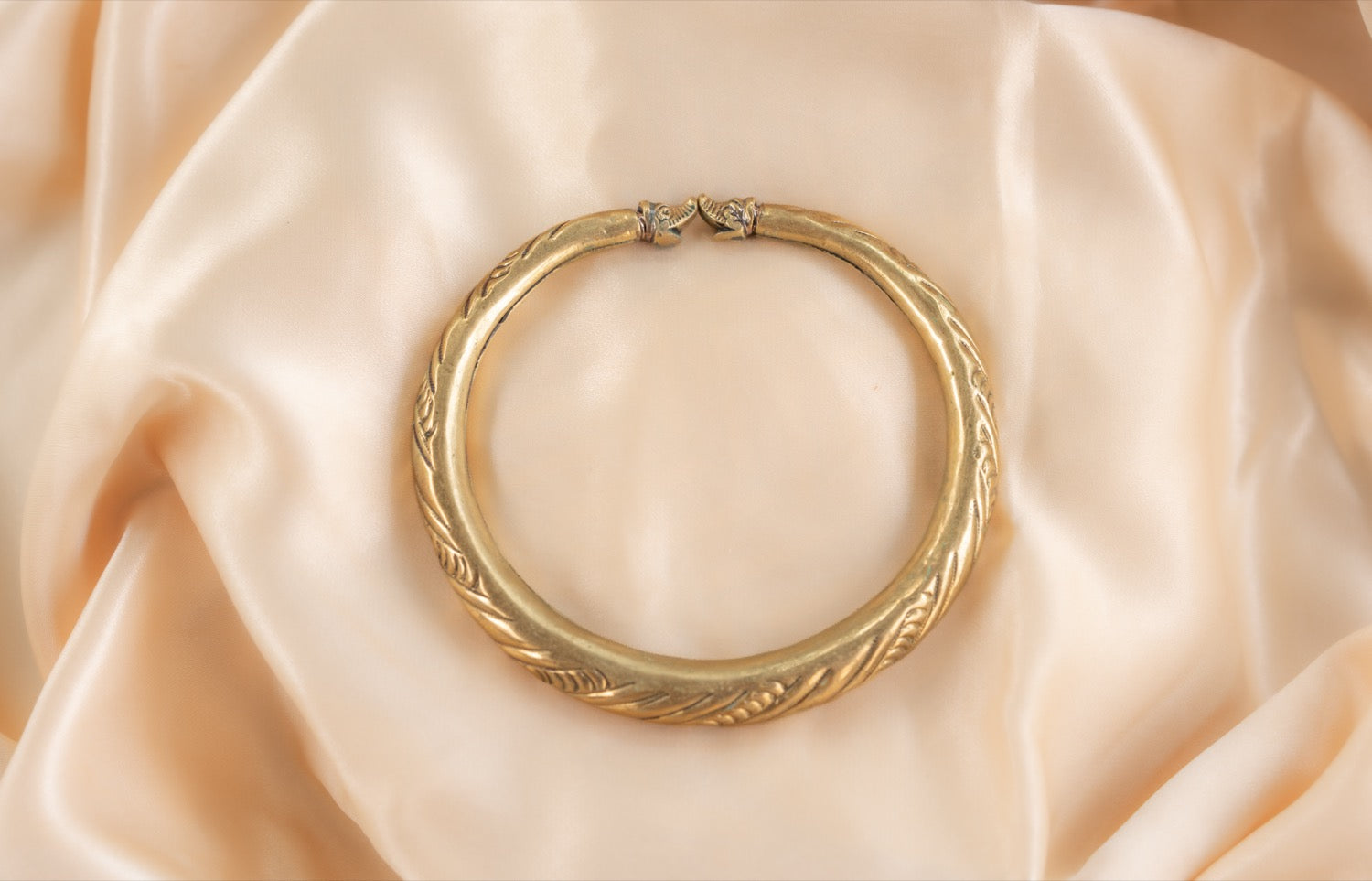 Snake end handmade brass anklet in gold — Land of Sundara