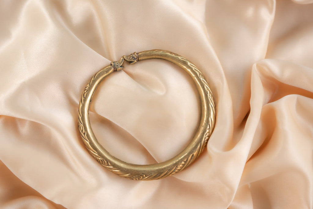 Snake end handmade brass anklet in gold — Land of Sundara