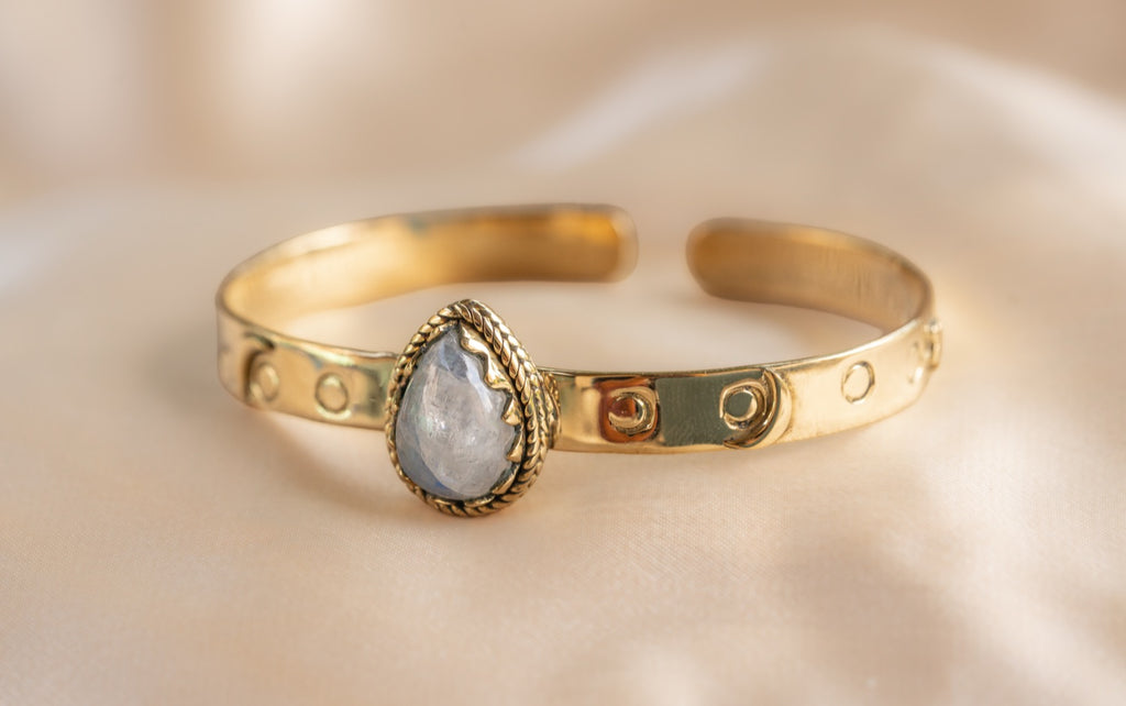Pharaoh bracelet handmade brass bracelet with malachite stone — Land of Sundara