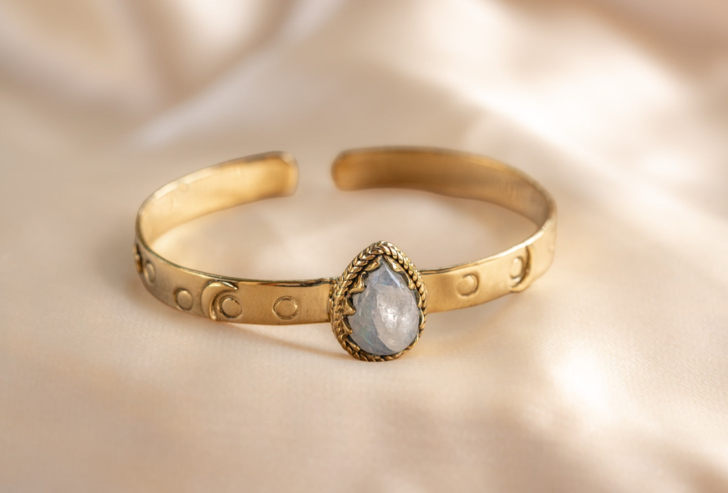 Pharaoh bracelet handmade brass bracelet with malachite stone — Land of Sundara