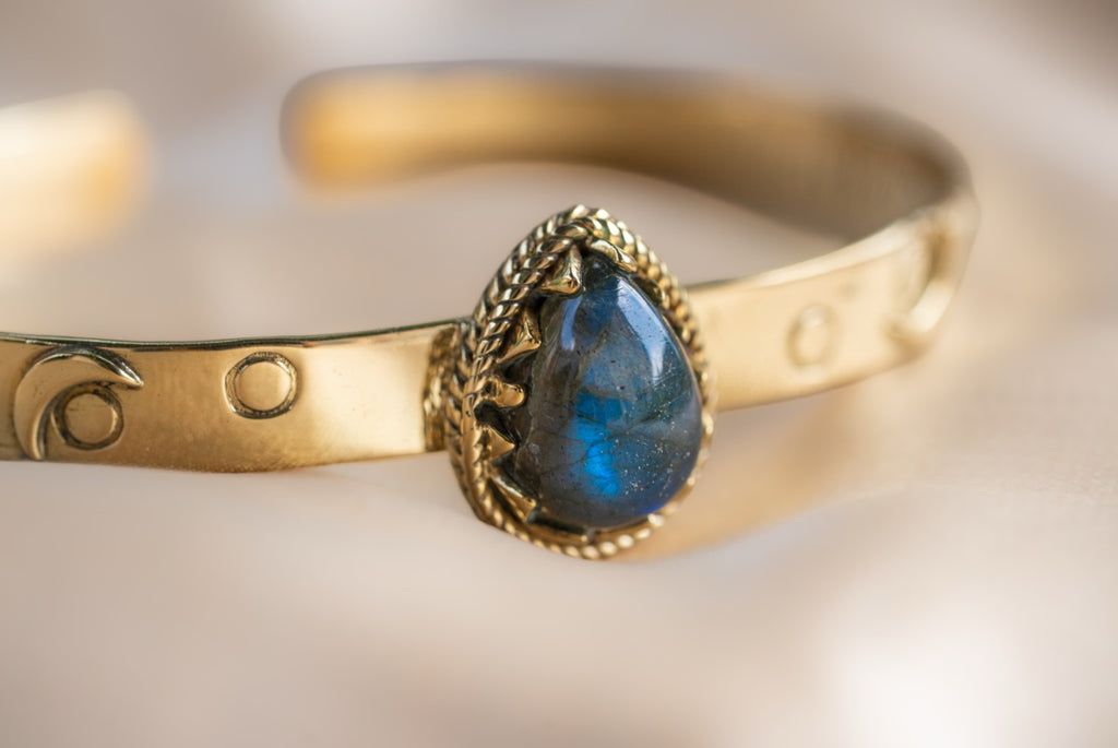 Pharaoh bracelet handmade brass bracelet with malachite stone — Land of Sundara