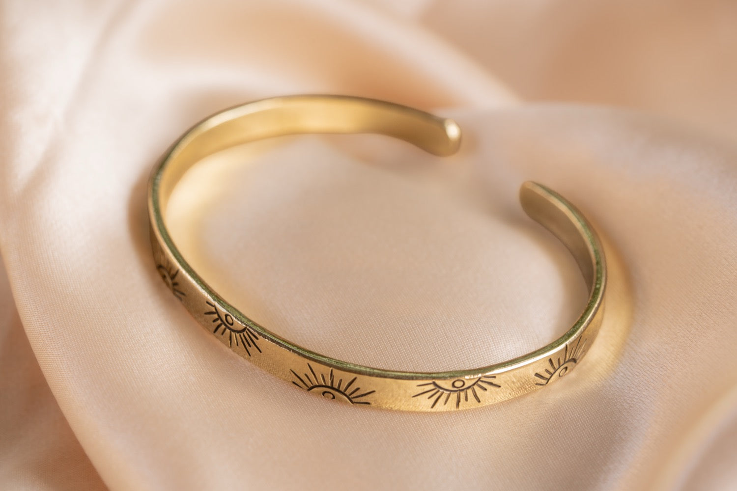 Sun band handmade brass bracelet in gold — Land of Sundara