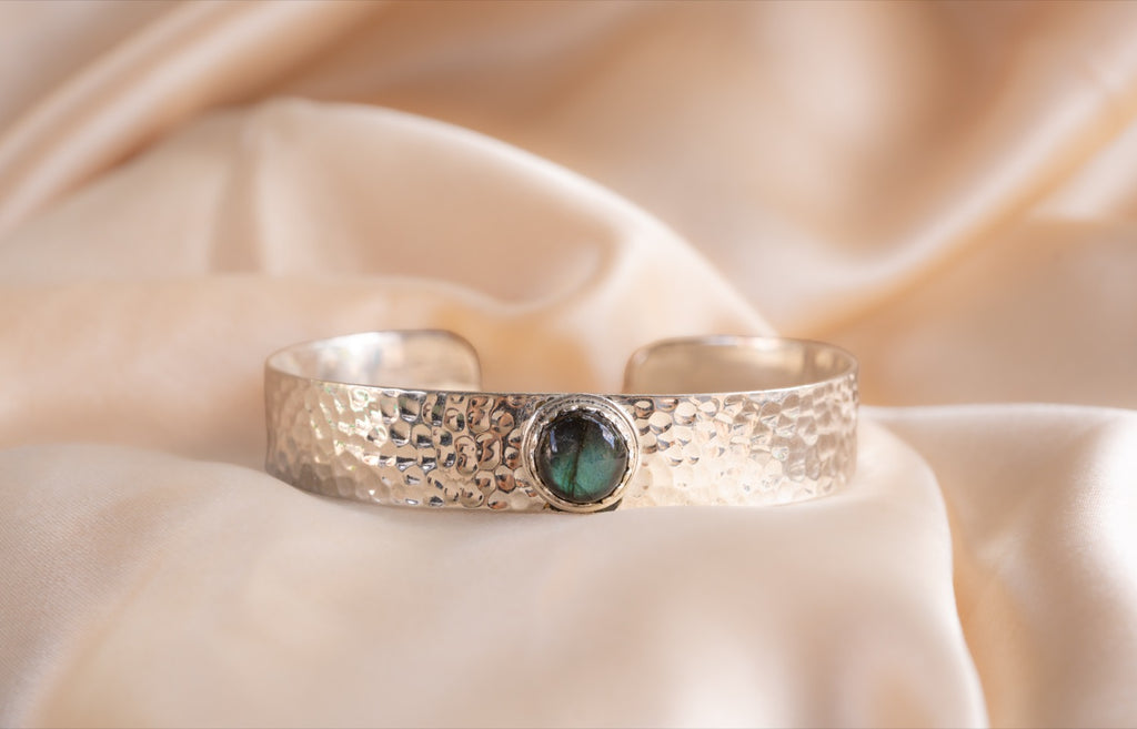 Hammered silver w blue gem handmade silver plated bracelet with labradorite stone — Land of Sundara