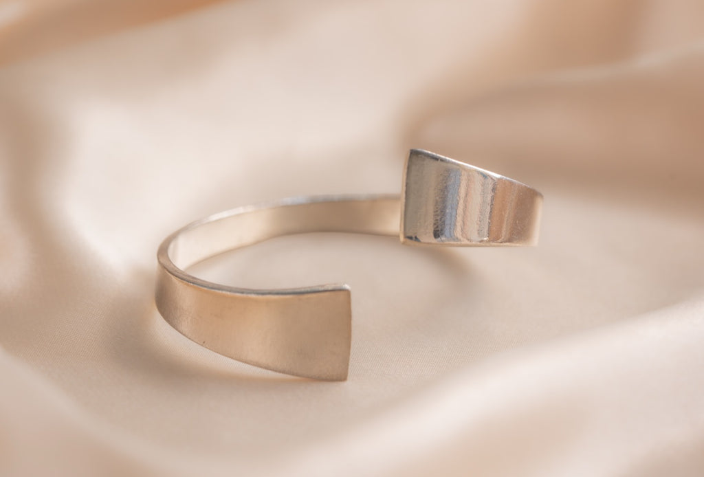 Sona bracelet handmade silver plated bracelet in silver — Land of Sundara