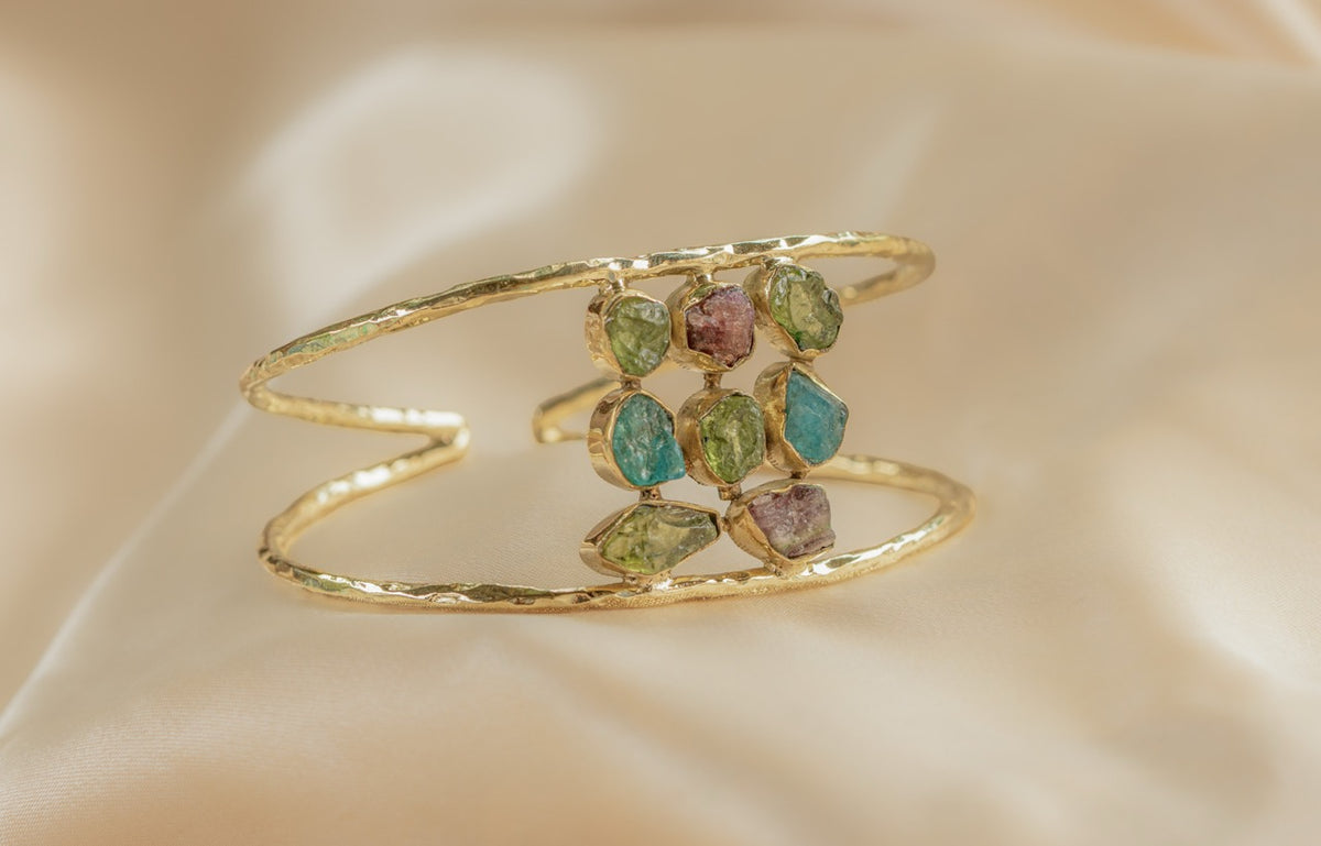 Aluna Stone Cuff – Forest handmade brass bracelet in gold — Land of Sundara