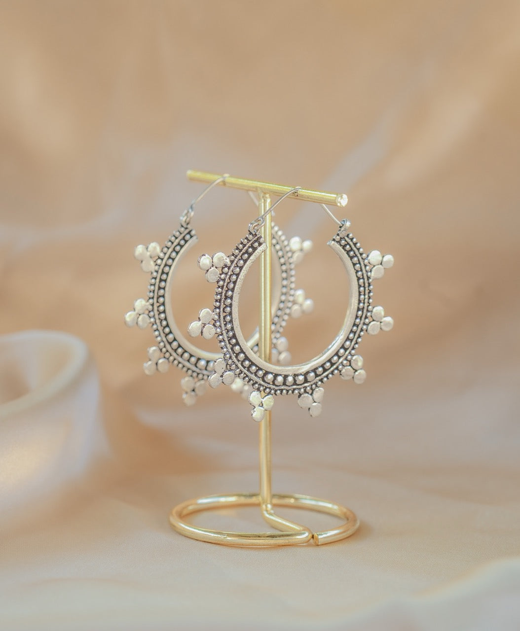 Wanderer Hoop – Silver handmade silver plated earring in silver — Land of Sundara