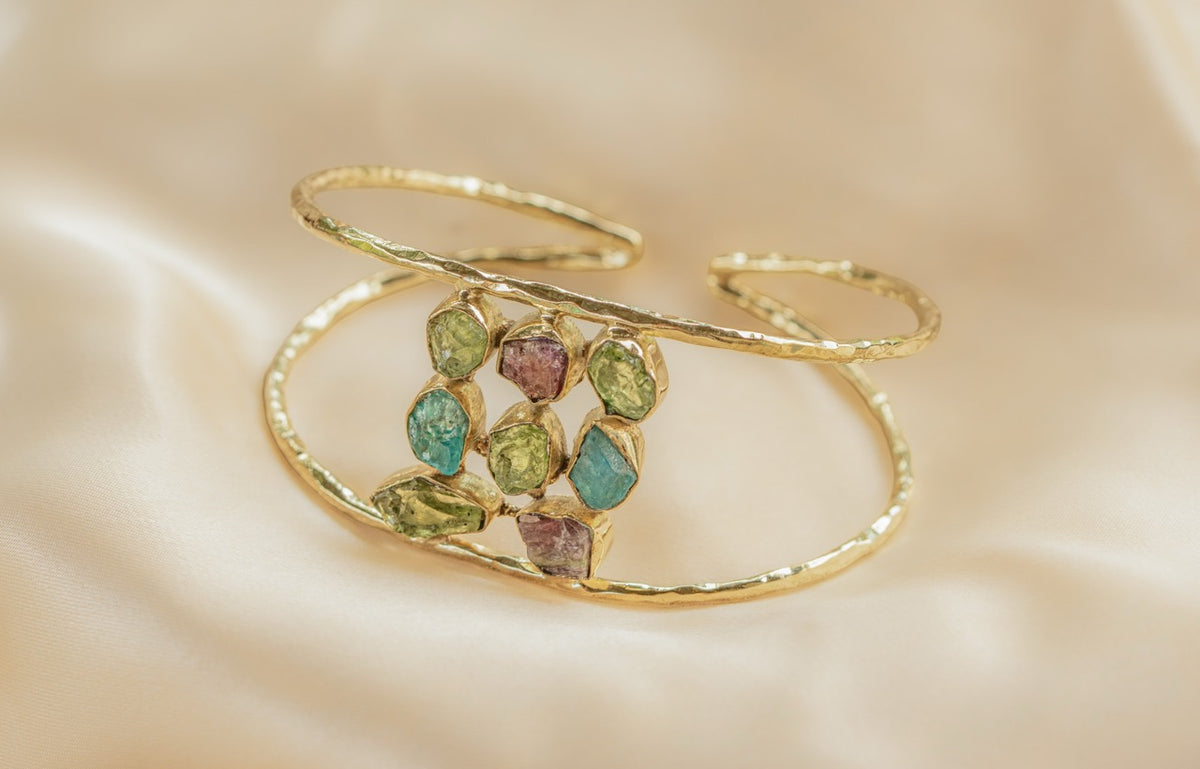 Aluna Stone Cuff – Forest handmade brass bracelet in gold — Land of Sundara