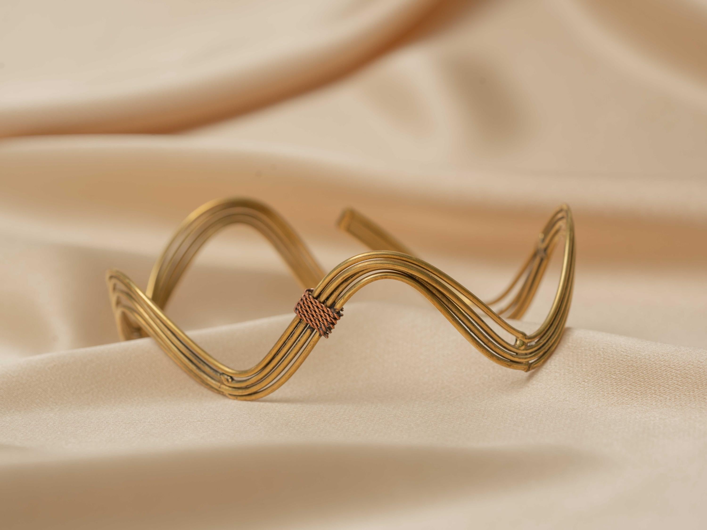 Inanna Waves of Gold Upper Arm Cuff