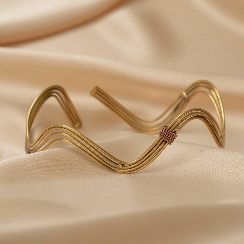 Inanna Waves of Gold Upper Arm Cuff