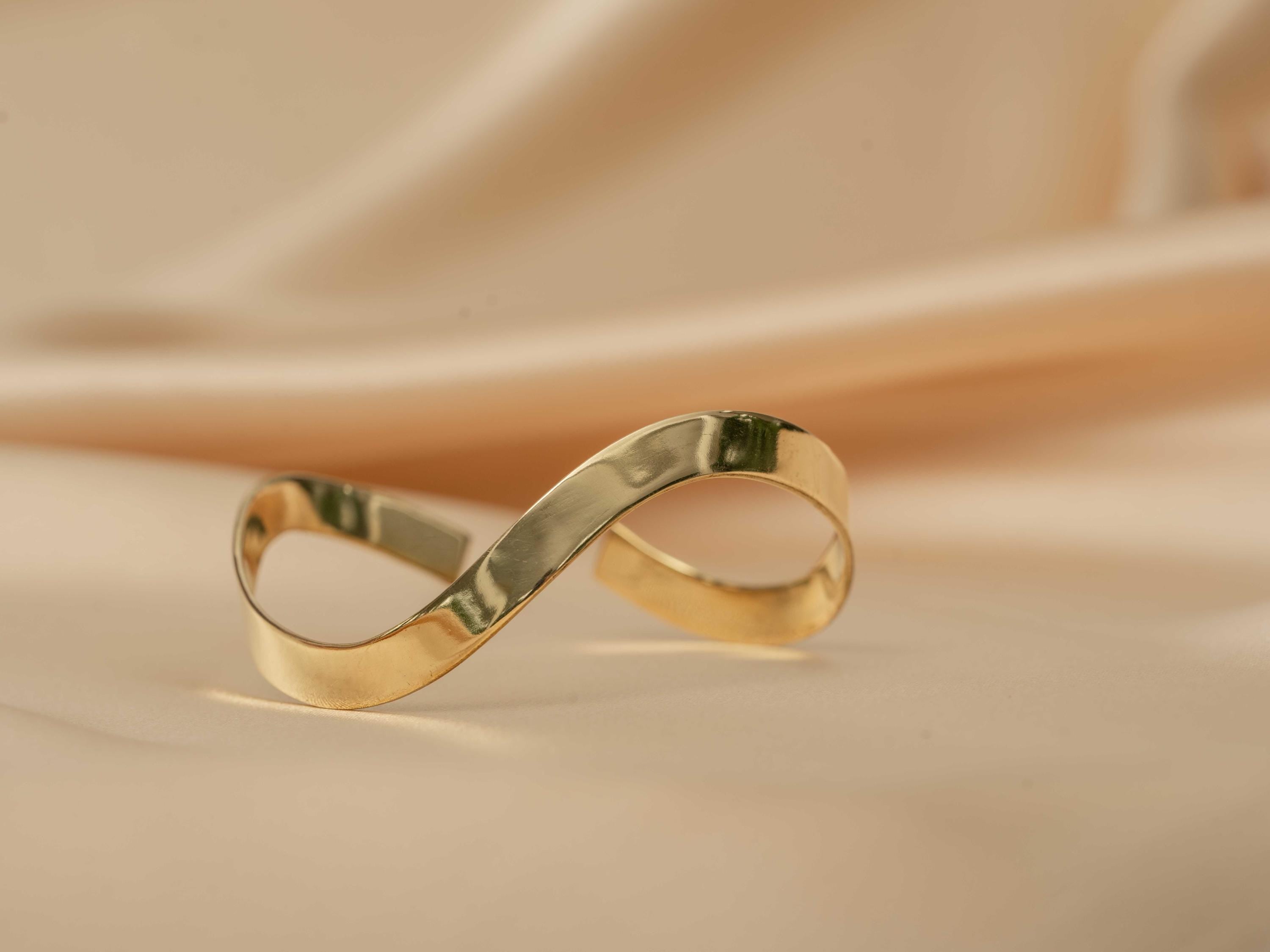Infinity Gold Bangle  - need description
