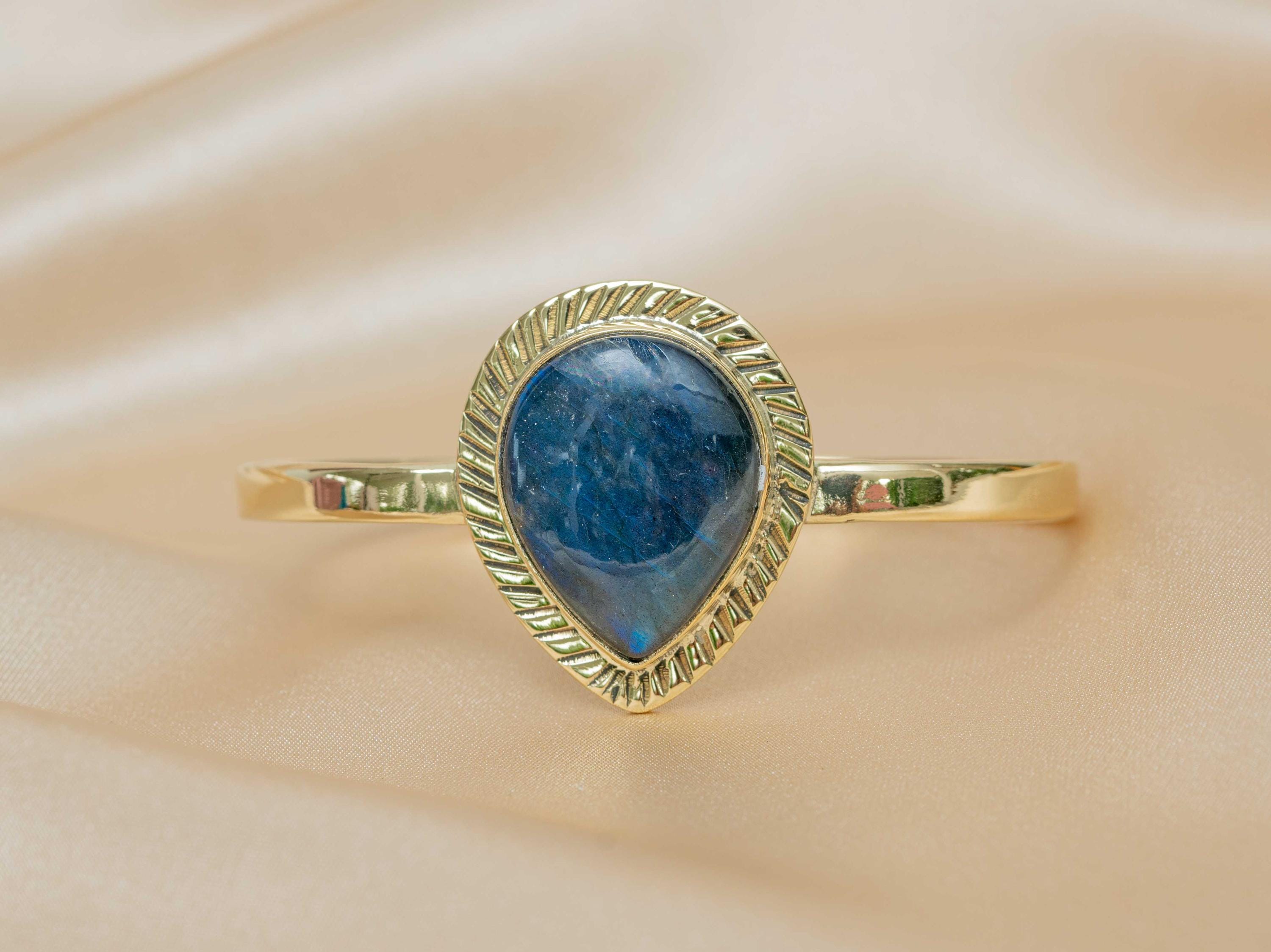 Mani Teardrop Bracelet in Midnight Blue