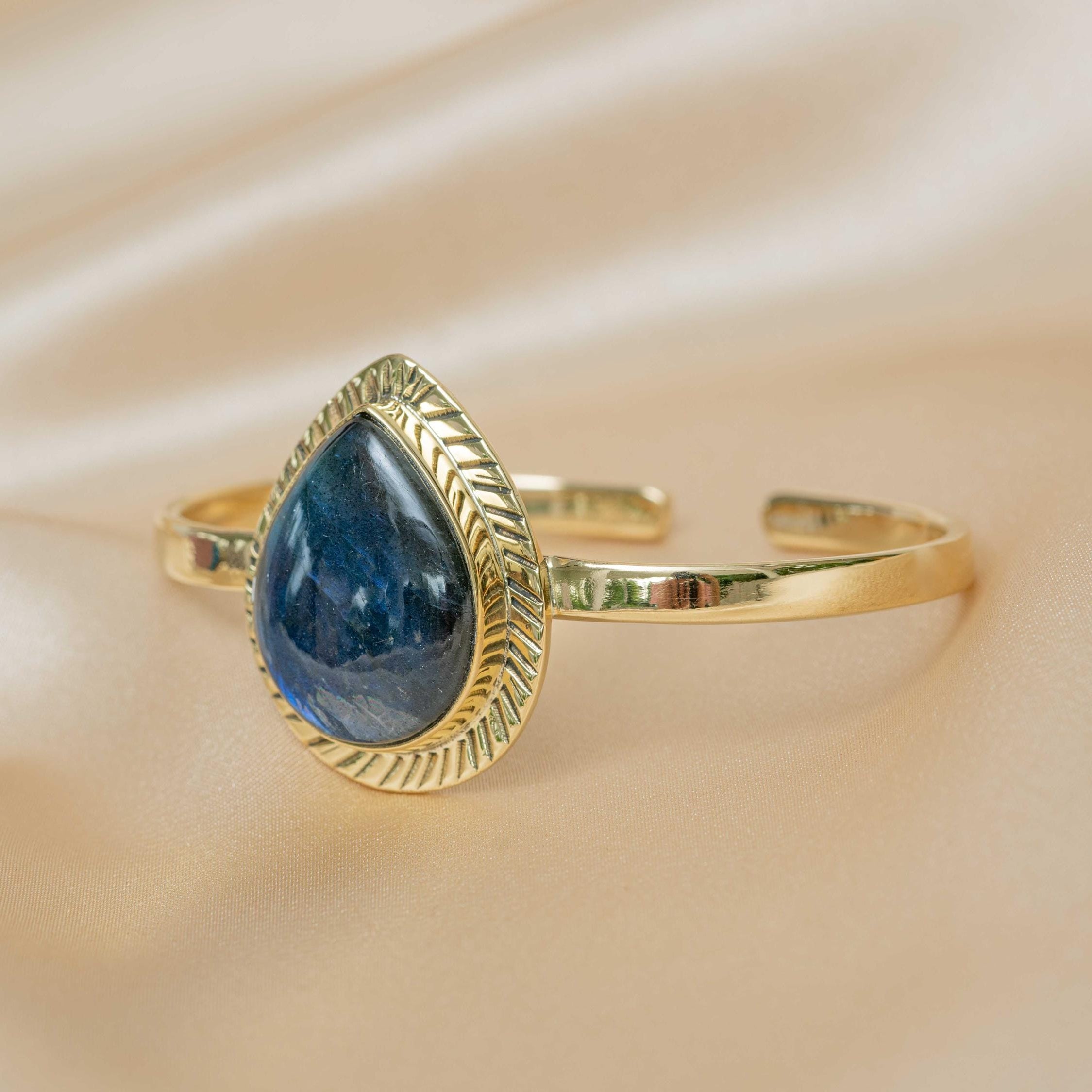 Mani Teardrop Bracelet in Midnight Blue